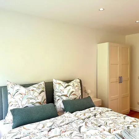 1595 Im Weingut Botzet *