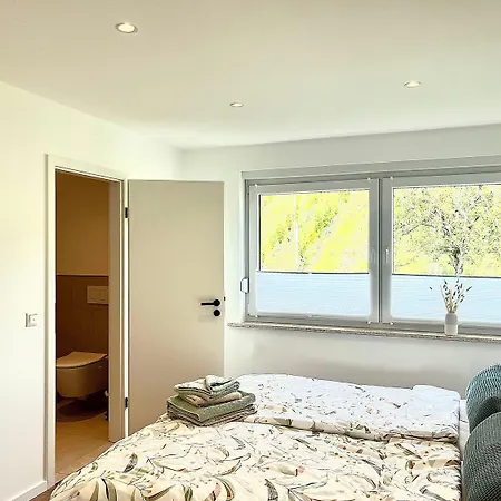 1595 Im Weingut Botzet