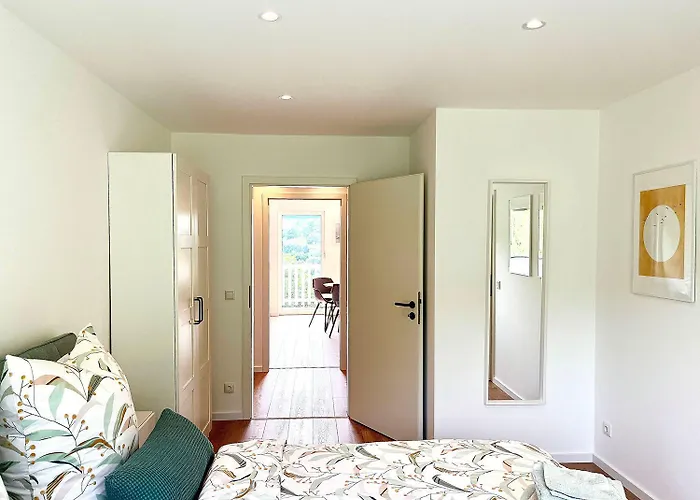 1595 Im Weingut Botzet *